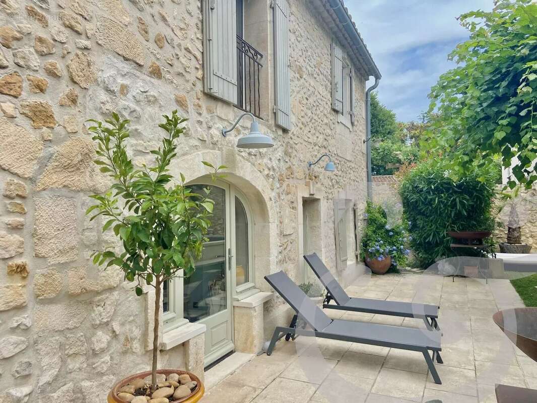 Appartement à PARADOU