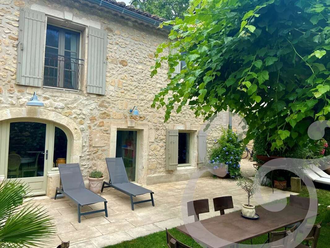 Appartement à PARADOU