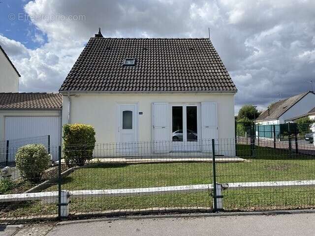 Maison à RESSONS-SUR-MATZ