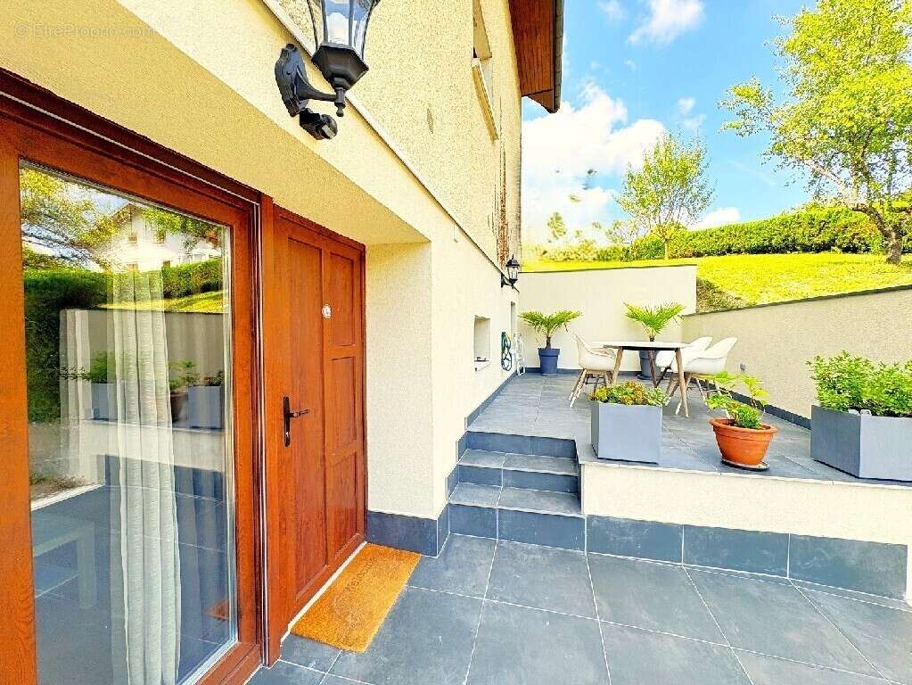 Appartement à MEYTHET