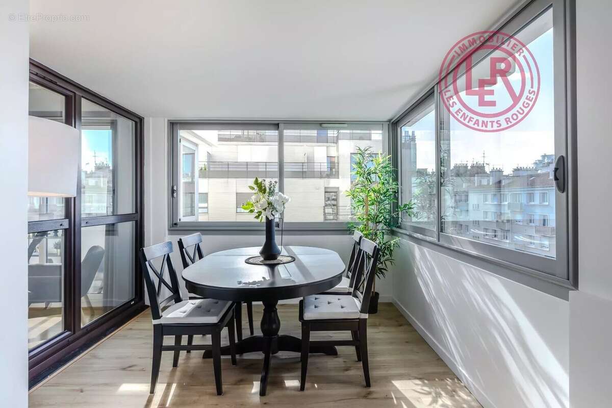 Appartement à PARIS-15E