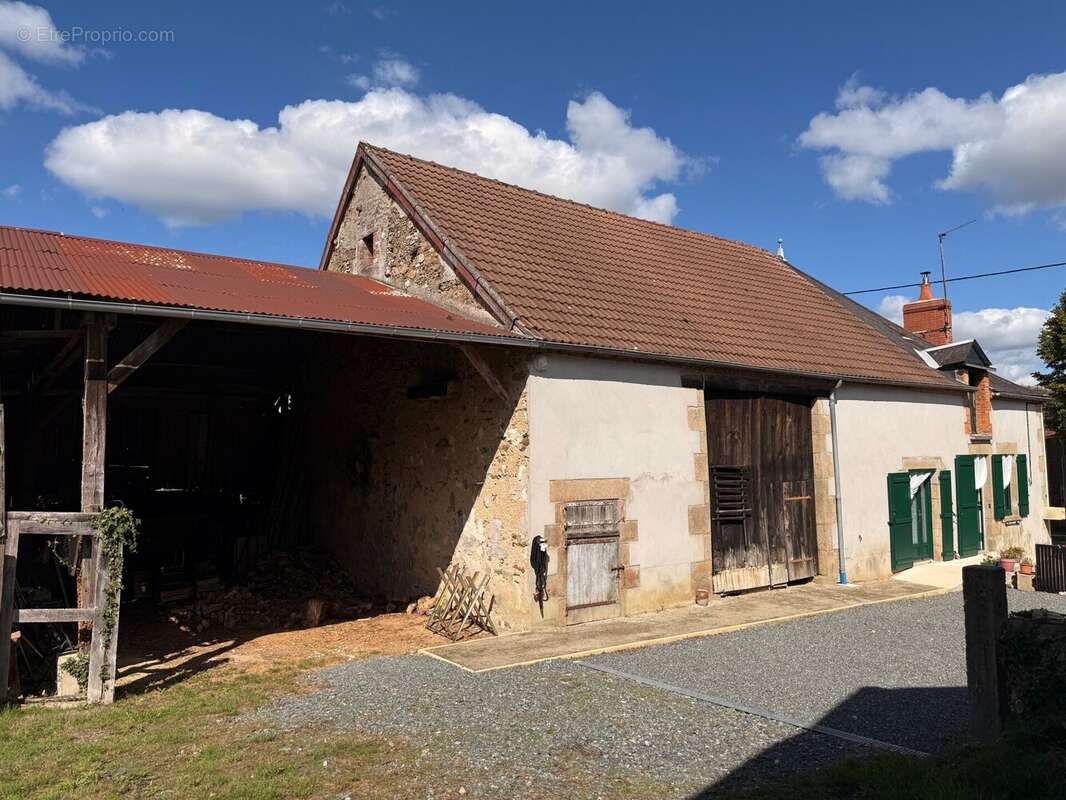 Maison à MOUTIER-MALCARD