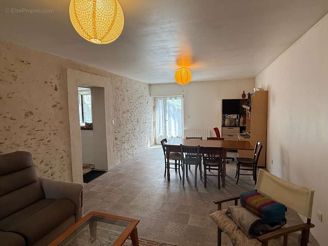 Maison à MOUTIER-MALCARD