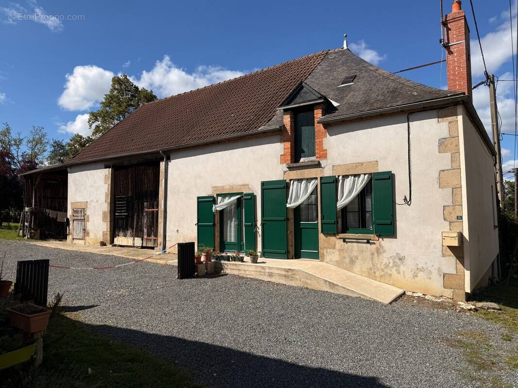 Maison à MOUTIER-MALCARD
