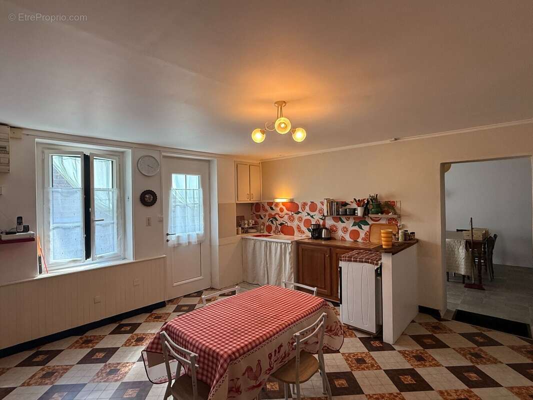 Maison à MOUTIER-MALCARD