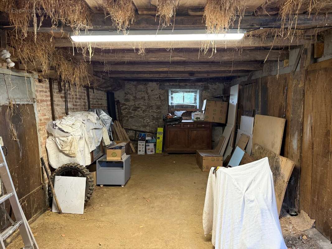 Maison à MOUTIER-MALCARD