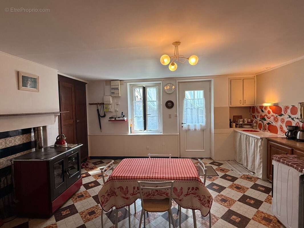 Maison à MOUTIER-MALCARD