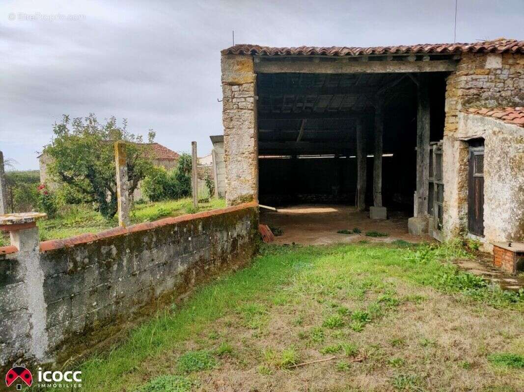 Maison à SAINT-JUIRE-CHAMPGILLON