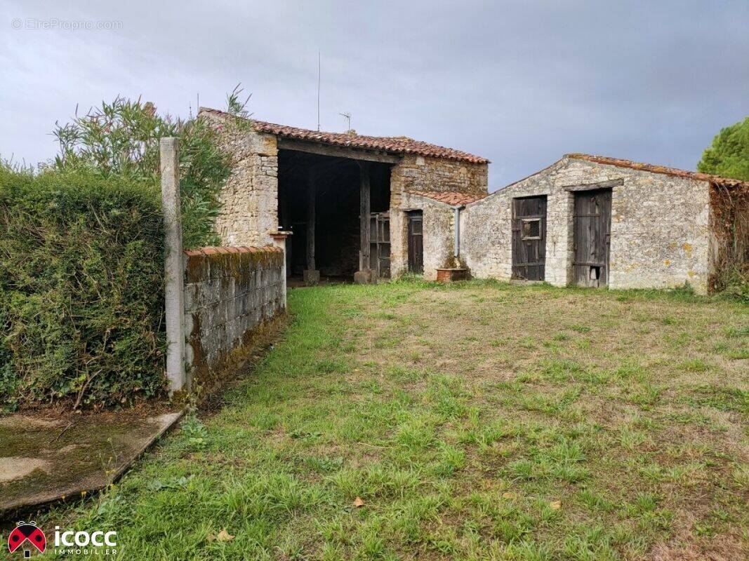 Maison à SAINT-JUIRE-CHAMPGILLON