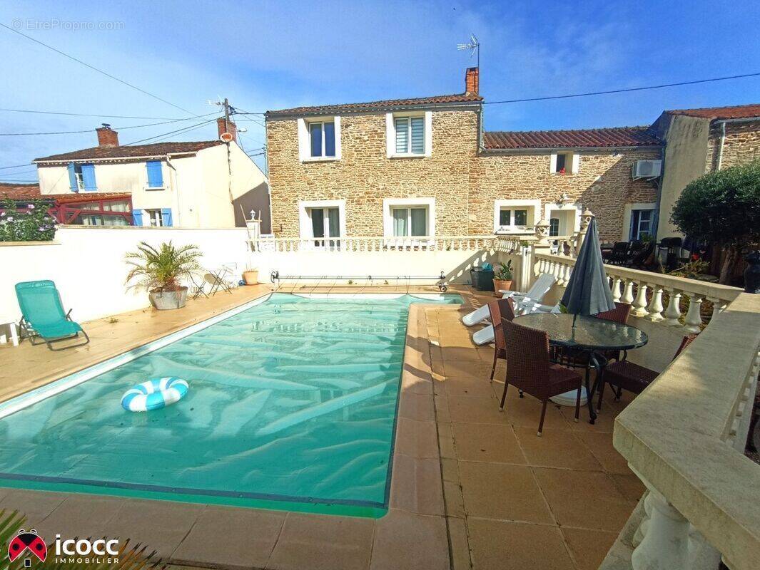 Maison à MOUTIERS-SUR-LE-LAY