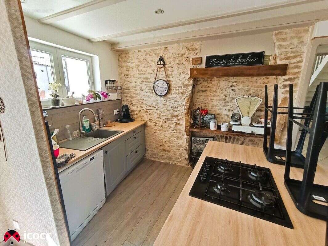 Maison à MOUTIERS-SUR-LE-LAY