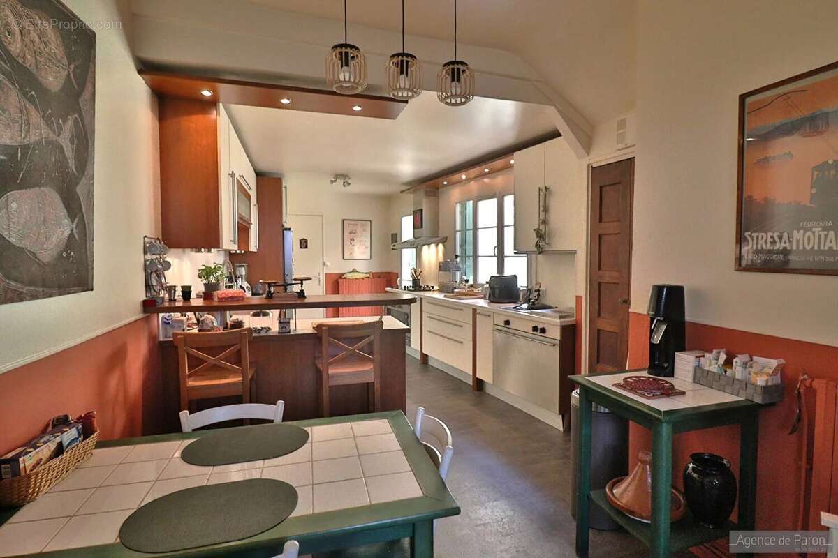 Maison à VERRIERES-LE-BUISSON