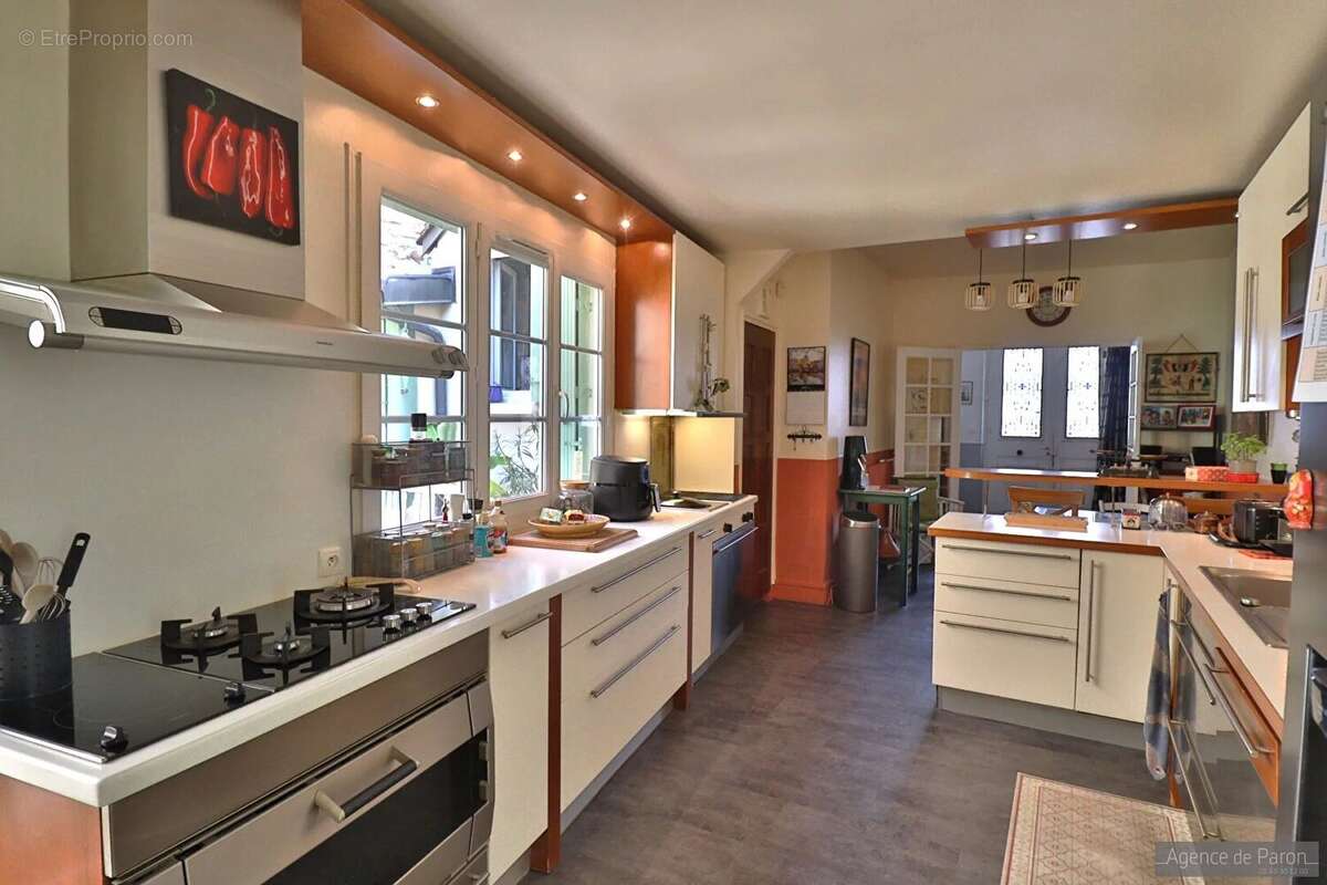 Maison à VERRIERES-LE-BUISSON