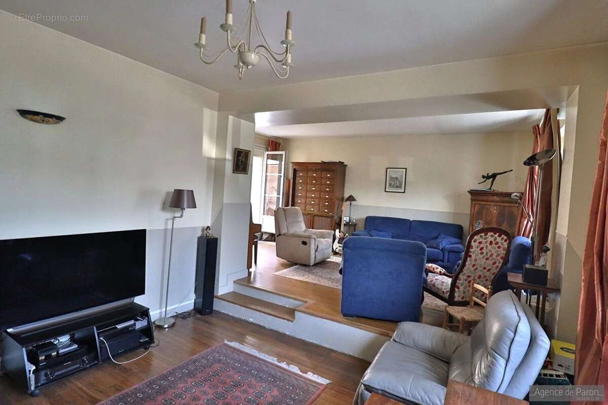 Maison à VERRIERES-LE-BUISSON