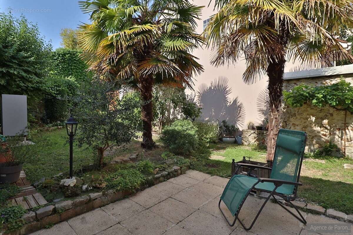 Maison à VERRIERES-LE-BUISSON