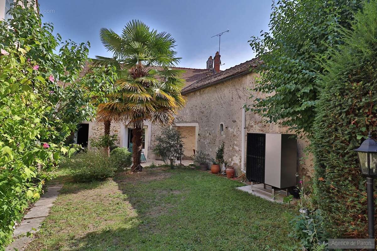 Maison à VERRIERES-LE-BUISSON