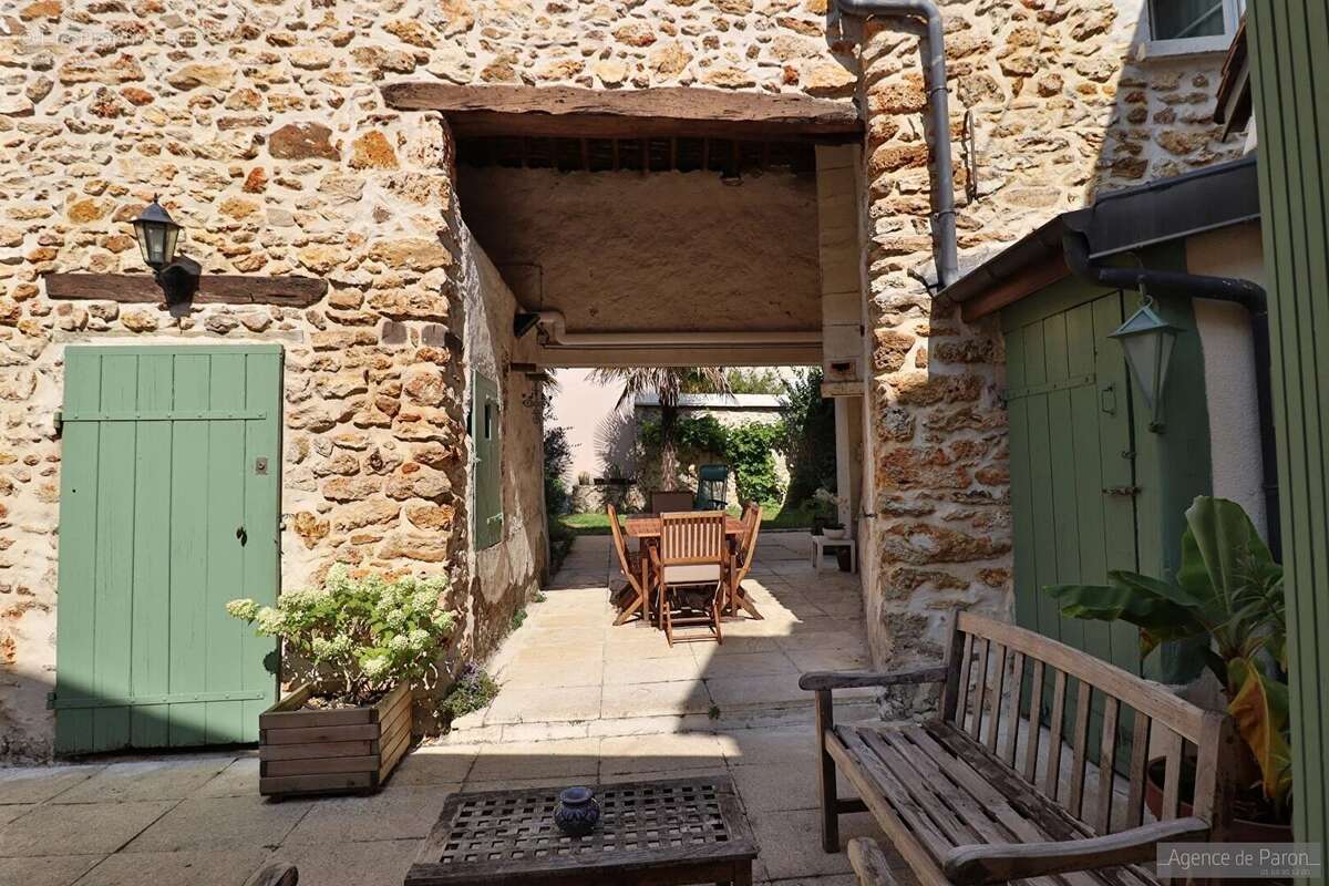 Maison à VERRIERES-LE-BUISSON