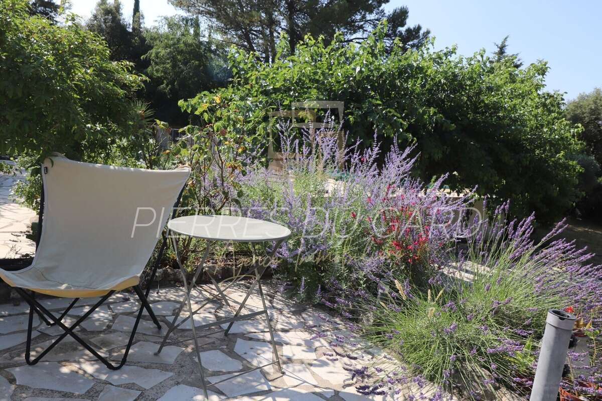 Maison à SAINT-HIPPOLYTE-DE-MONTAIGU