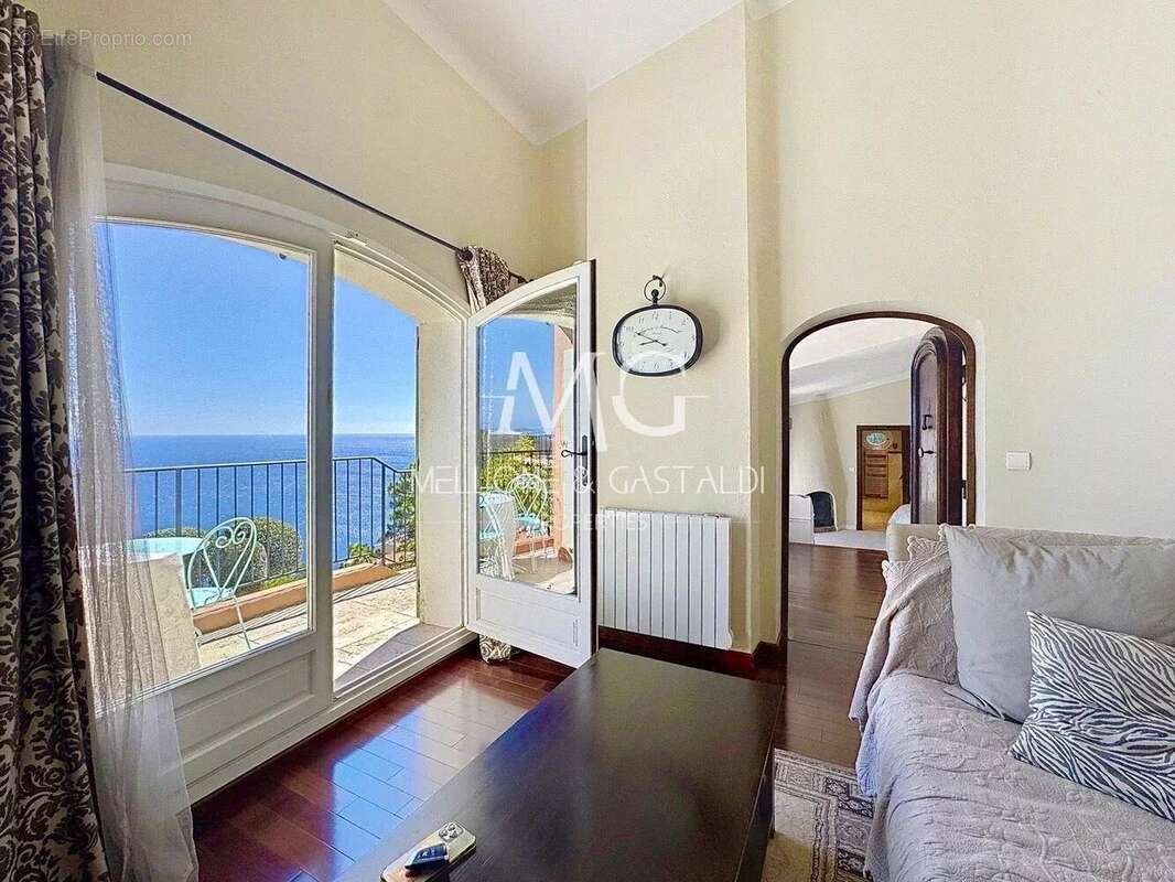 Maison à THEOULE-SUR-MER