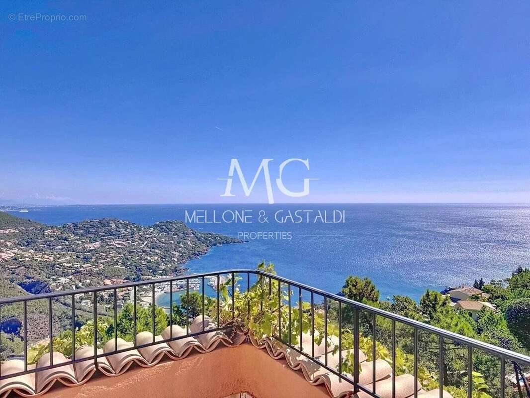 Maison à THEOULE-SUR-MER