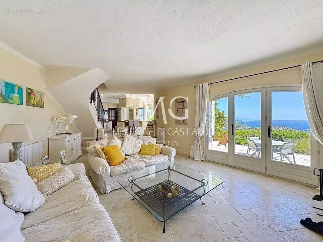 Maison à THEOULE-SUR-MER