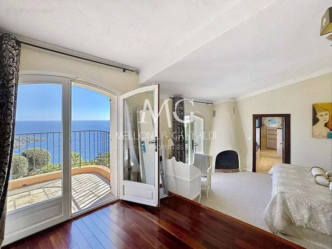 Maison à THEOULE-SUR-MER