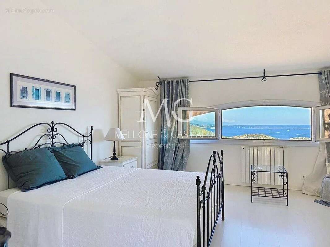 Maison à THEOULE-SUR-MER