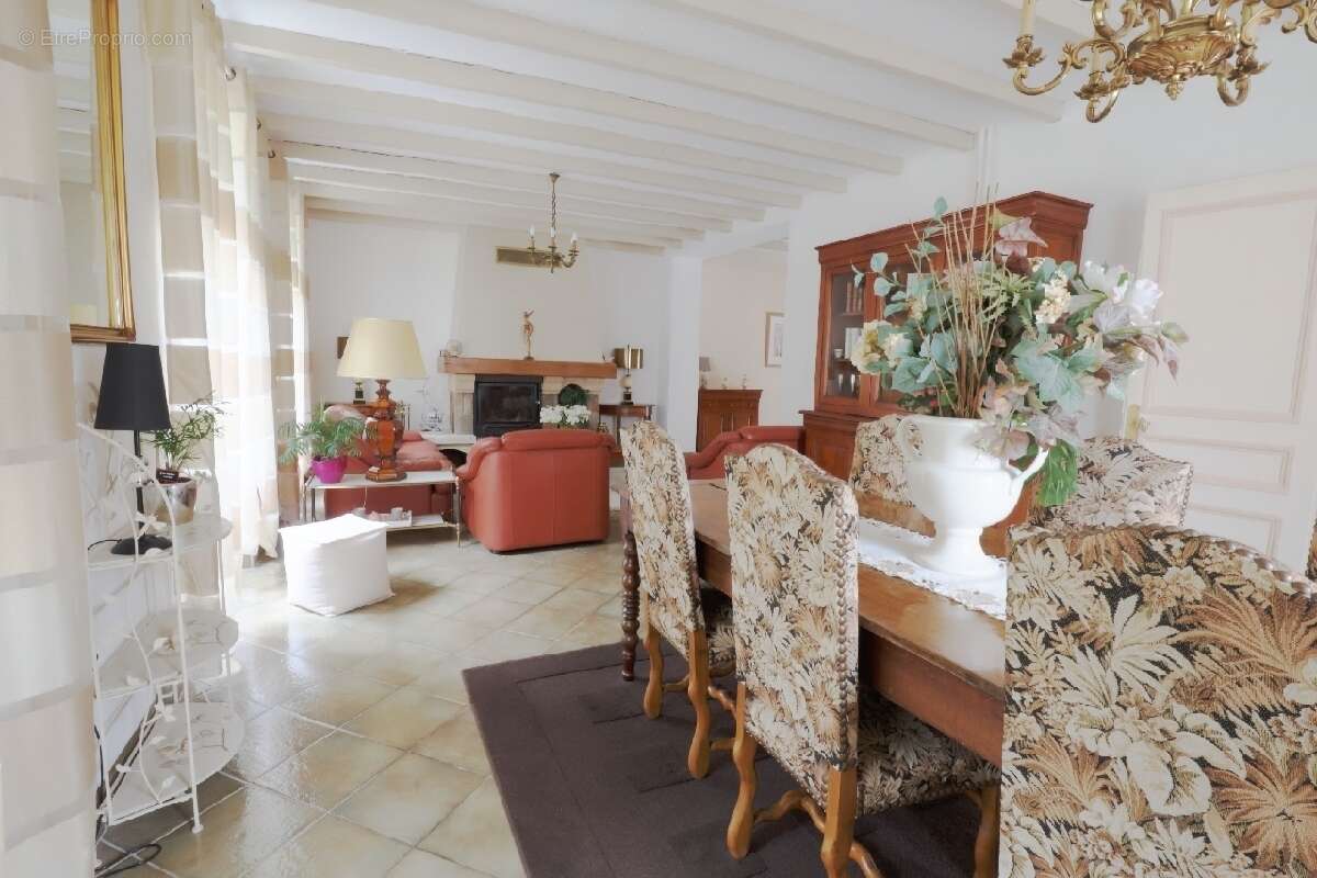 Maison à CHAUMES-EN-BRIE