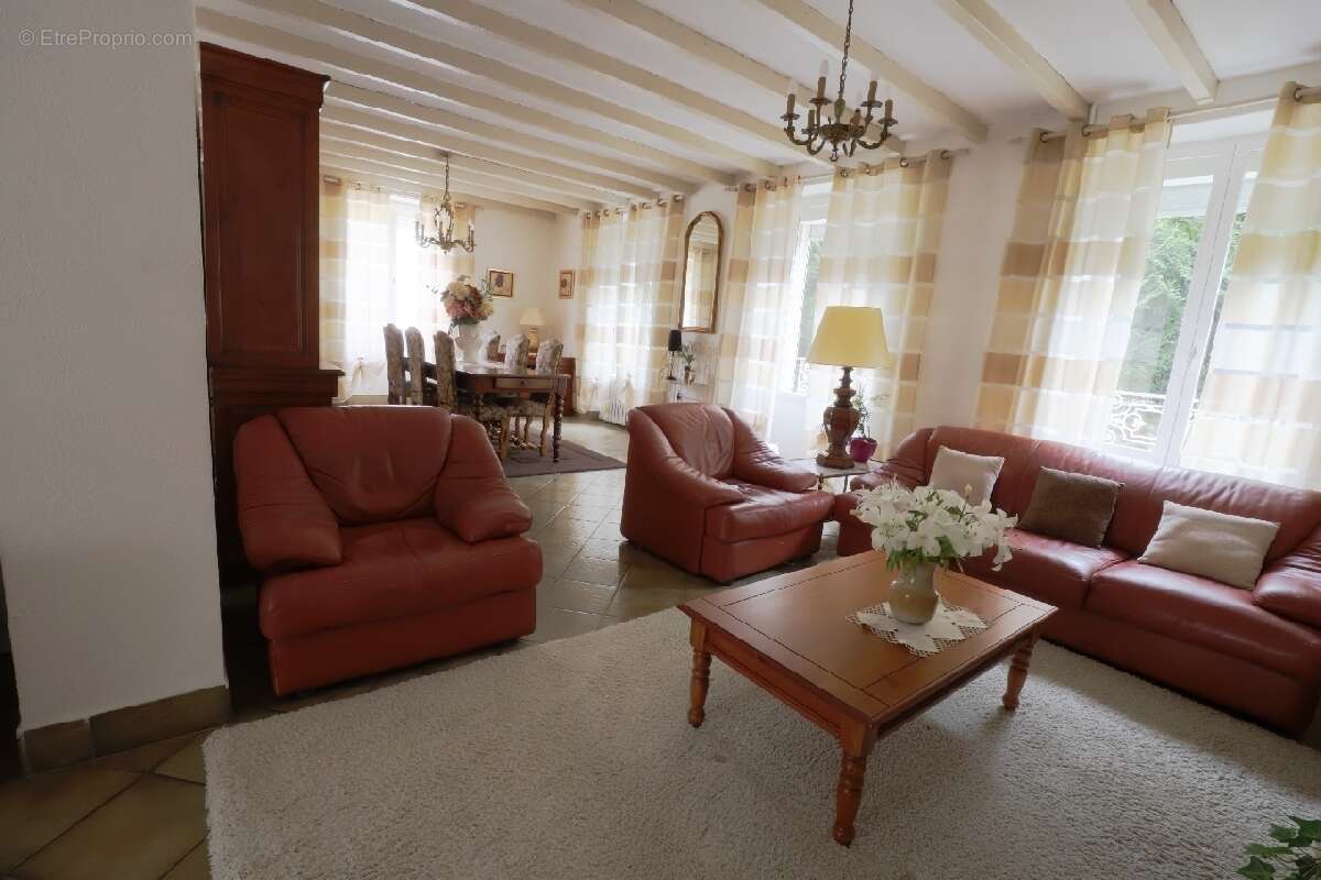 Maison à OZOUER-LE-VOULGIS