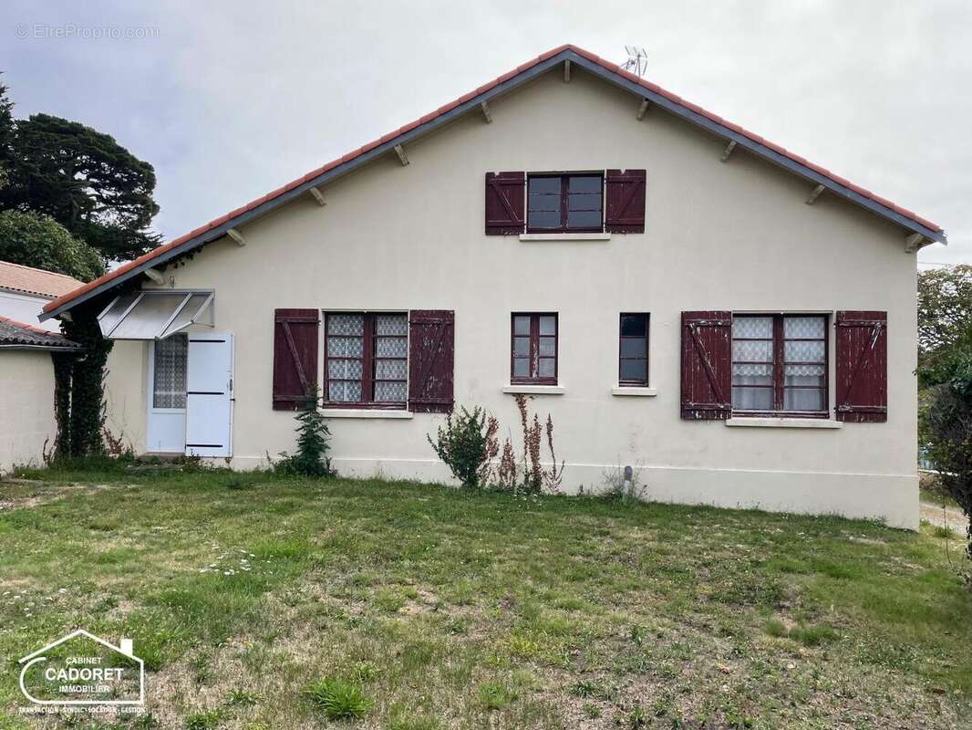   - Maison à PREFAILLES