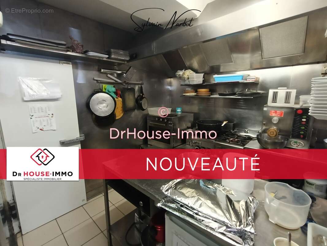 Commerce à AIGUES-MORTES