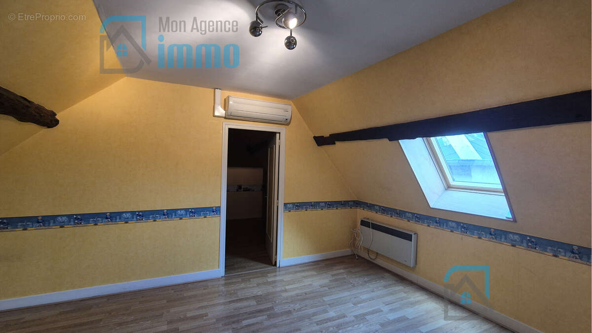 Appartement à MEHUN-SUR-YEVRE