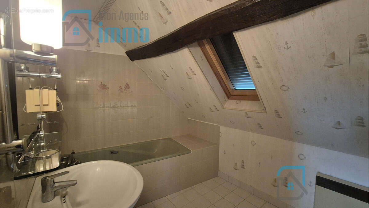 Appartement à MEHUN-SUR-YEVRE