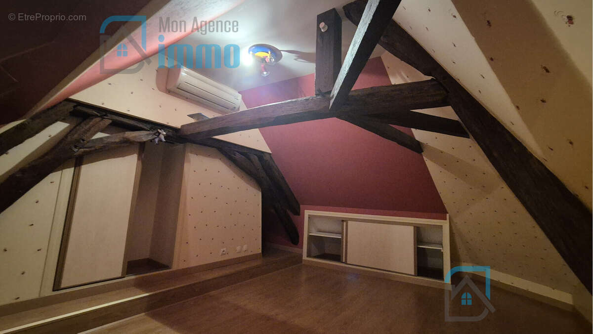 Appartement à MEHUN-SUR-YEVRE