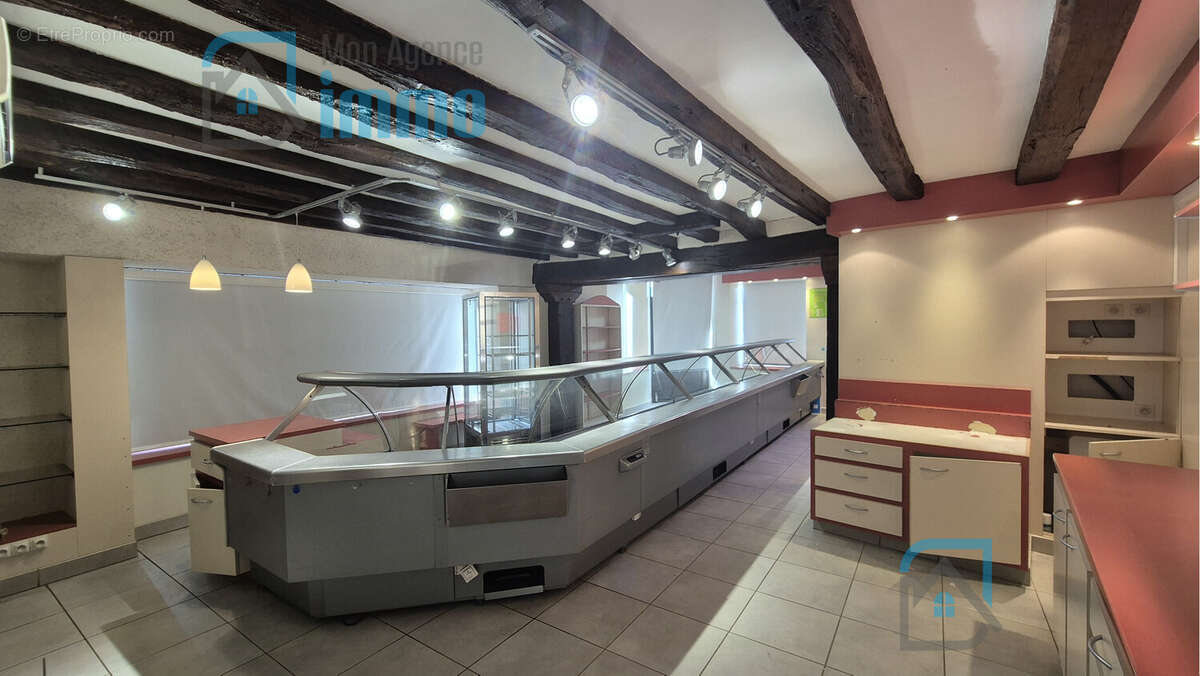 Commerce à MEHUN-SUR-YEVRE