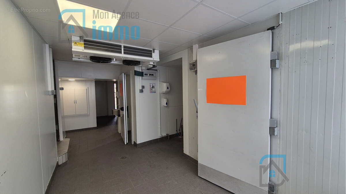 Commerce à MEHUN-SUR-YEVRE