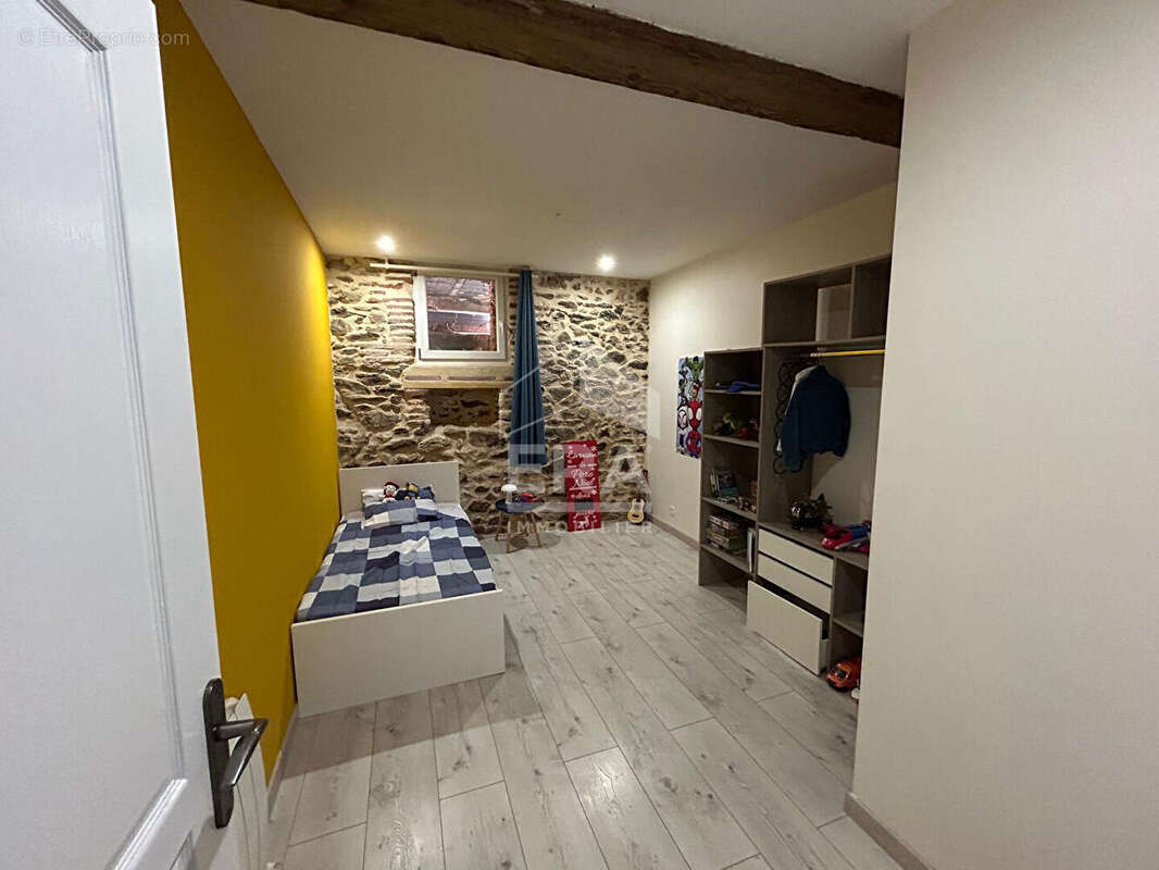 Maison à MONTESQUIEU-DES-ALBERES