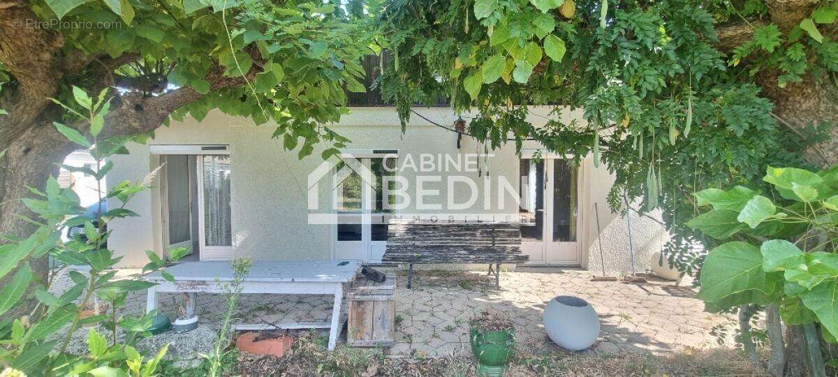 Maison à AMBARES-ET-LAGRAVE