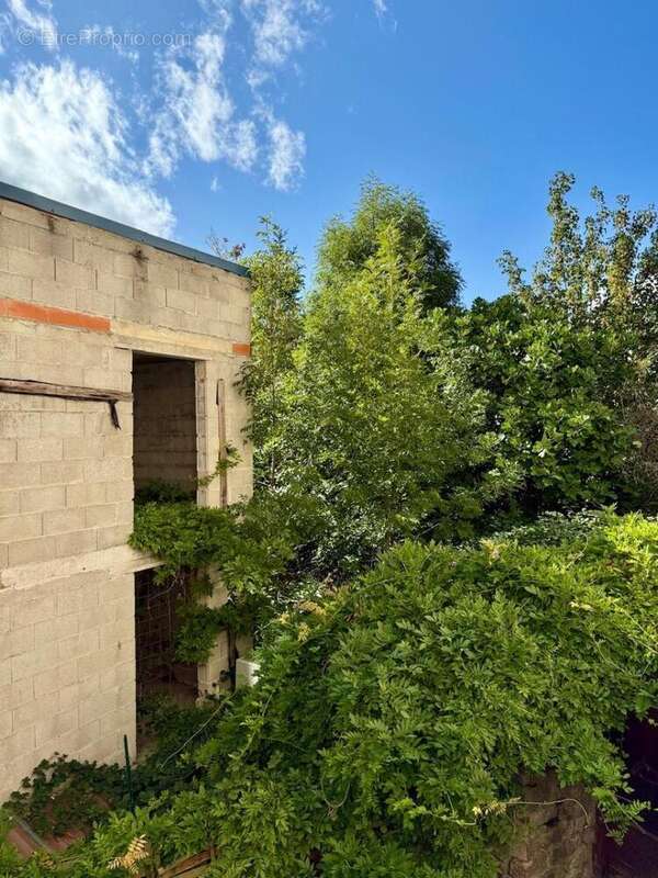   - Appartement à AX-LES-THERMES