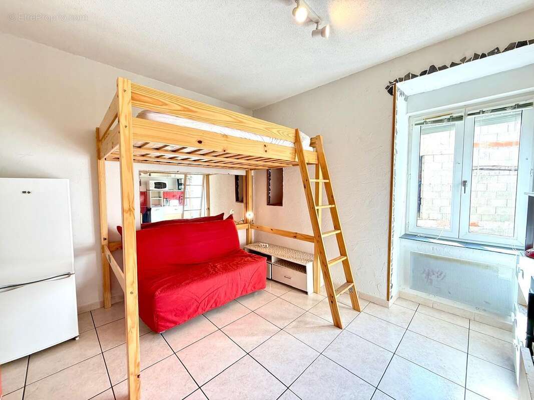   - Appartement à AX-LES-THERMES