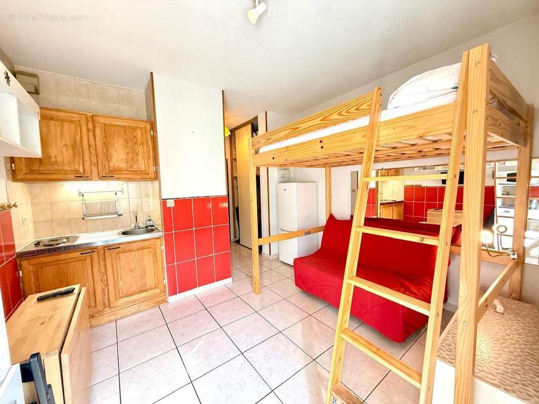   - Appartement à AX-LES-THERMES