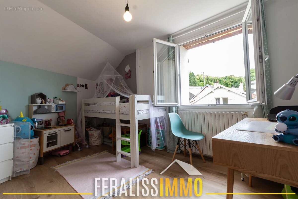 Maison à VAUX-SUR-SEINE