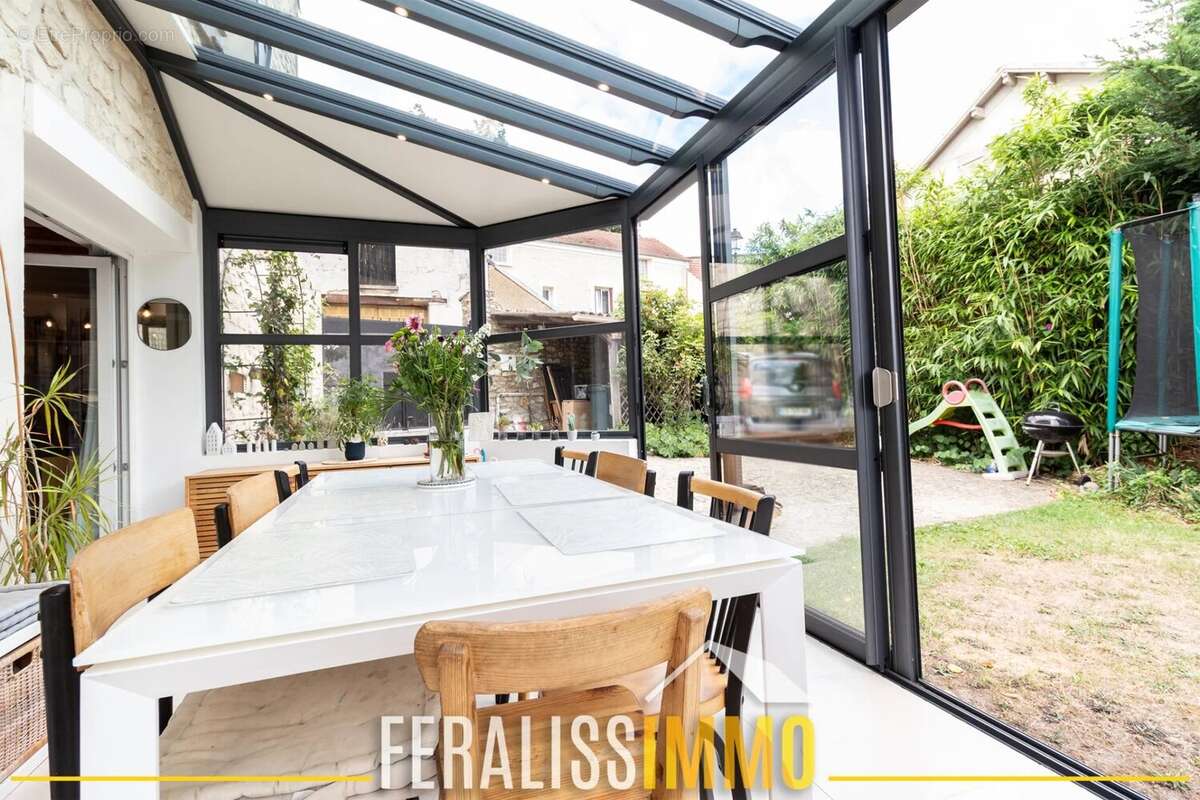 Maison à VAUX-SUR-SEINE