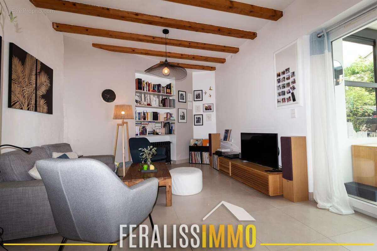 Maison à VAUX-SUR-SEINE