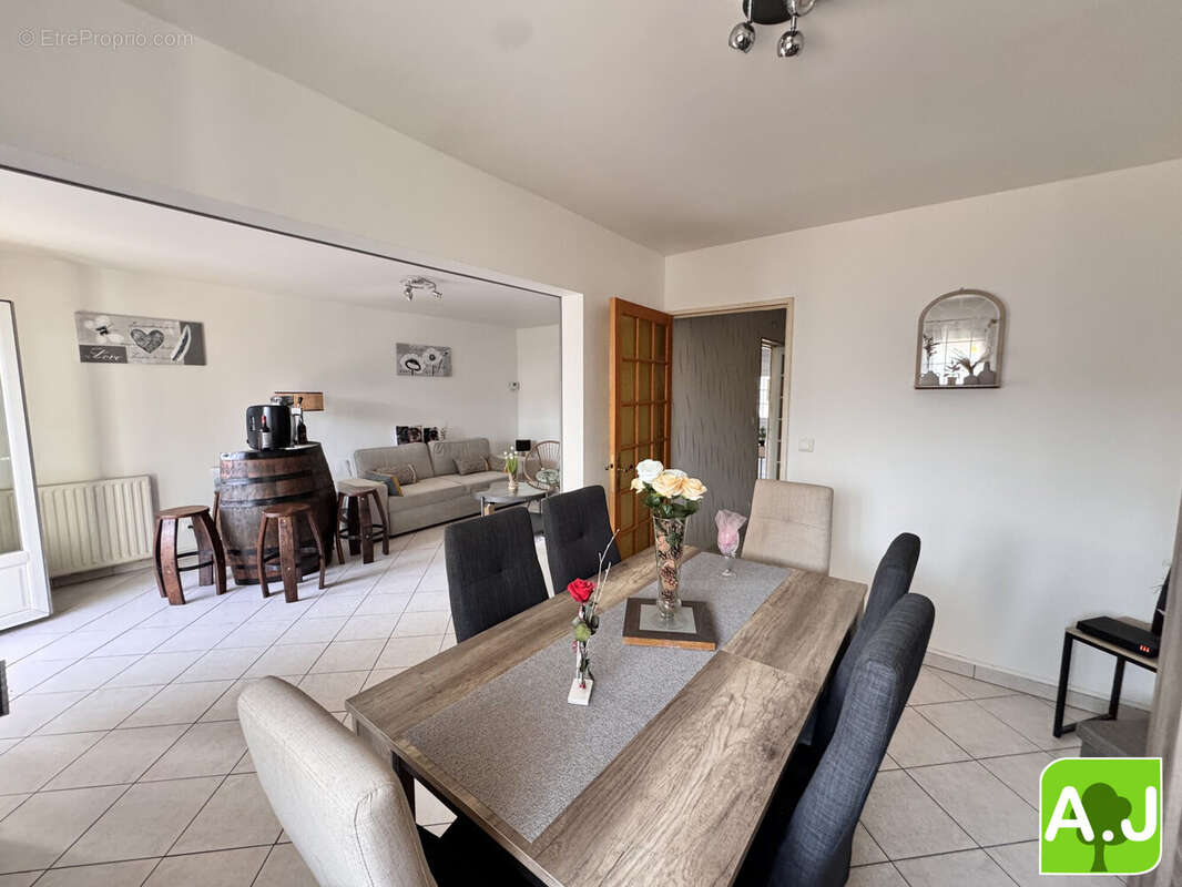 Maison à IVRY-LA-BATAILLE