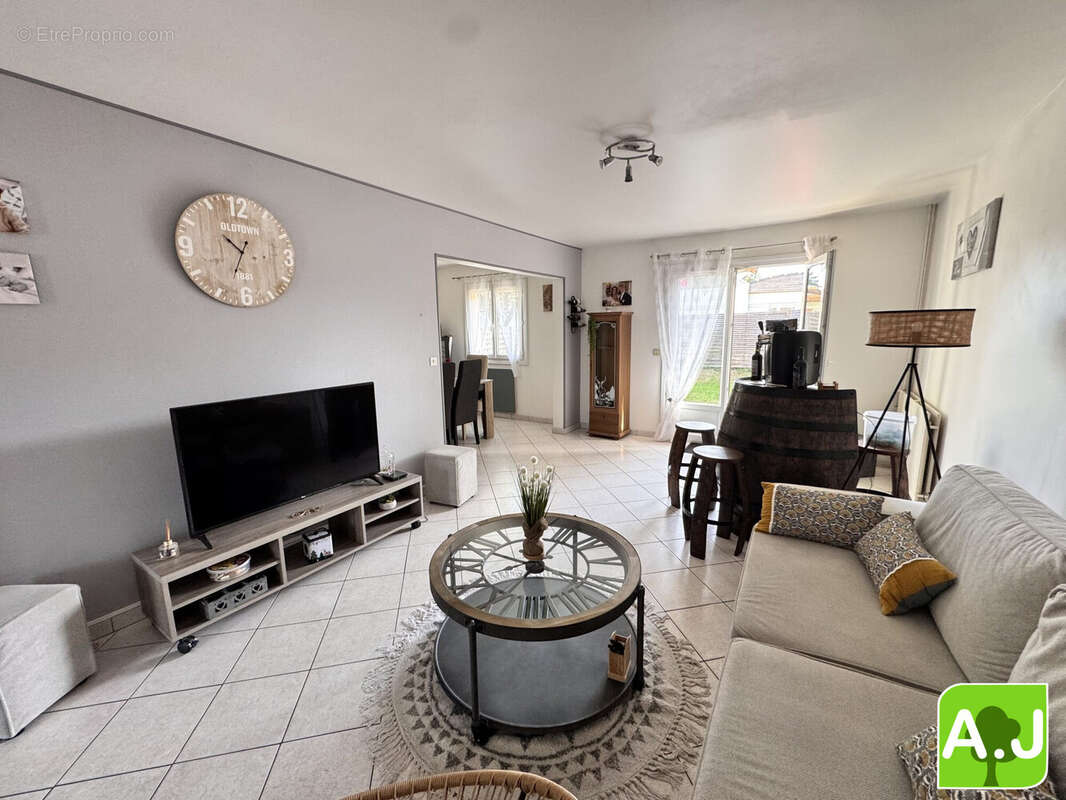 Maison à IVRY-LA-BATAILLE