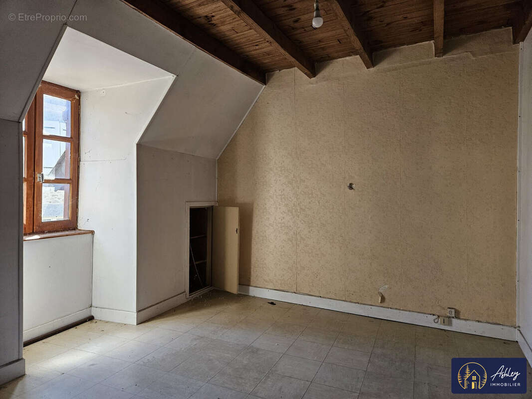 Maison à CHIRAC-BELLEVUE