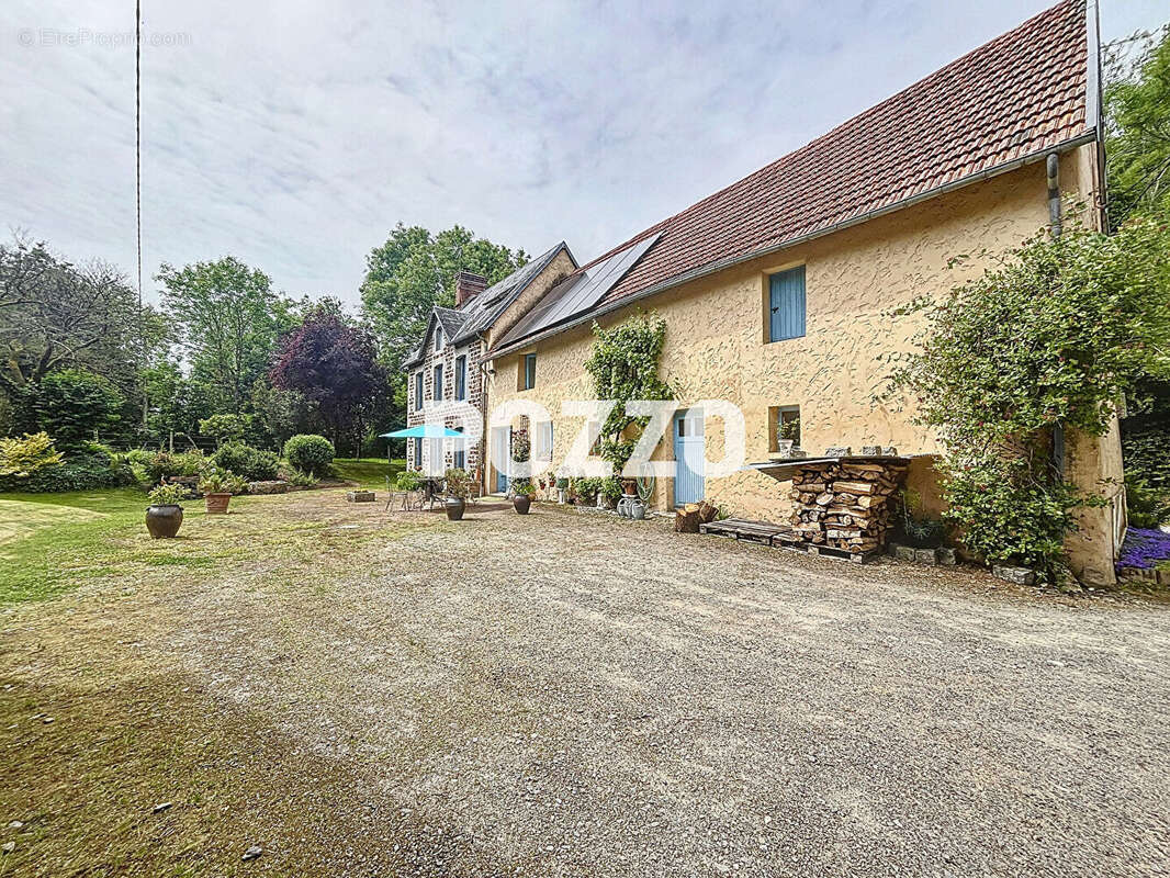 Maison à BRICQUEVILLE-SUR-MER