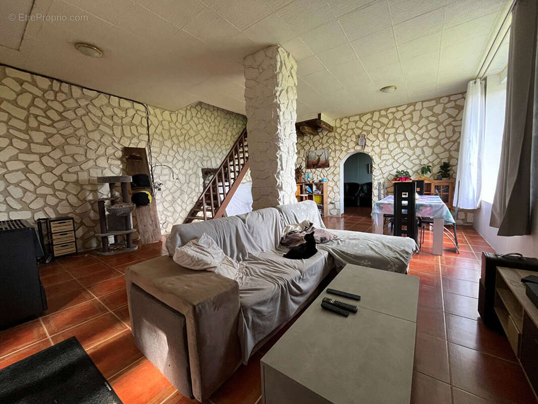 Maison à JUSSY-LE-CHAUDRIER