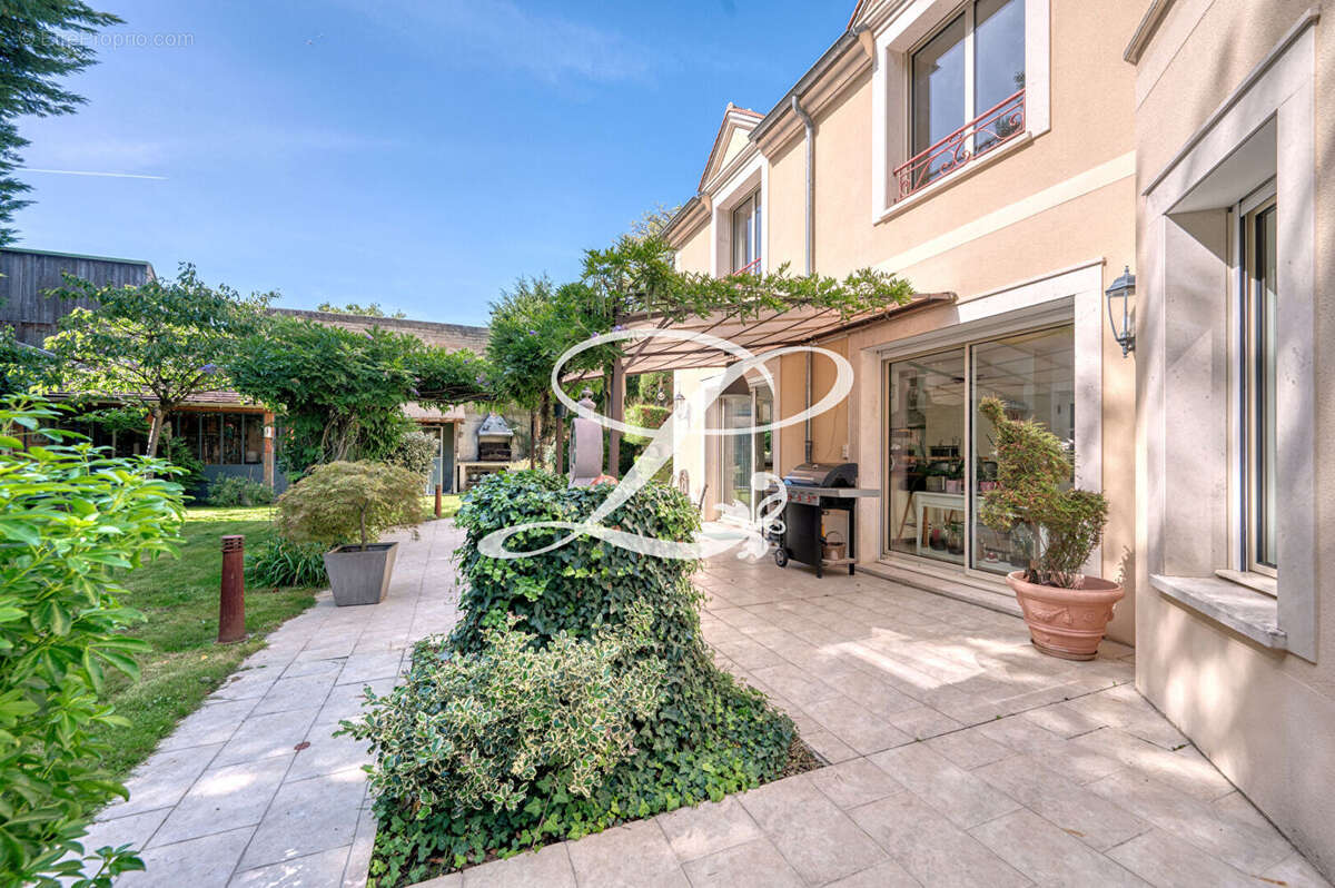 Maison à MAISONS-LAFFITTE